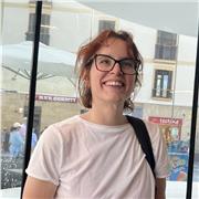 Laureata in lingue con esperienza di insegnamento all'estero impartisce lezioni private di inglese per adulti e bambini online/a domicilio